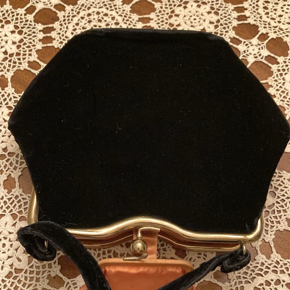 1930s Black Velvet Purse - Picture 7 of 11